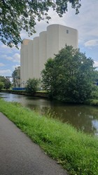 Canal des Ardennes, Kornspeicher