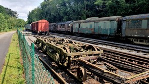 Fernradweg Eurovlo 3, alte Waggons am historischen Bahnhof Hombourg