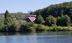 Wallonie 2026, Bostalsee, Haus auf dem Kopf
