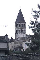 Tournus am Abend, Ostturm der Abteikirche Saint Philibert