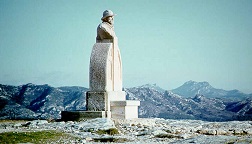 les Baux, Denkmal