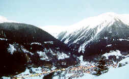 Klosters Dorf - Talabfahrt bei Dunkelheit